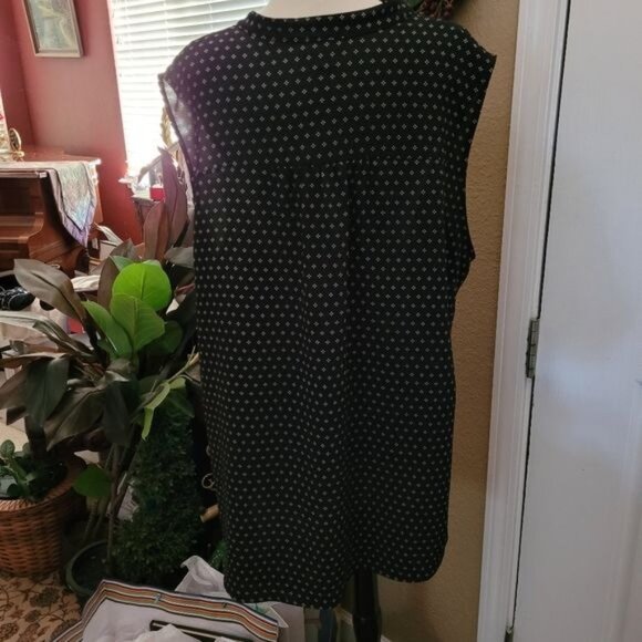 Torrid Tank Top Blouse Size 2 2X Black White Geometric Print Lace Trim Boho - Picture 7 of 7